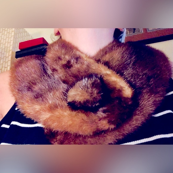 Mink Fur Collar With Button can upgrade any coat - Picture 3 of 3